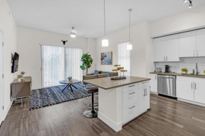 Bright and Airy 2 Bed on Biscayne Blvd with Free Park